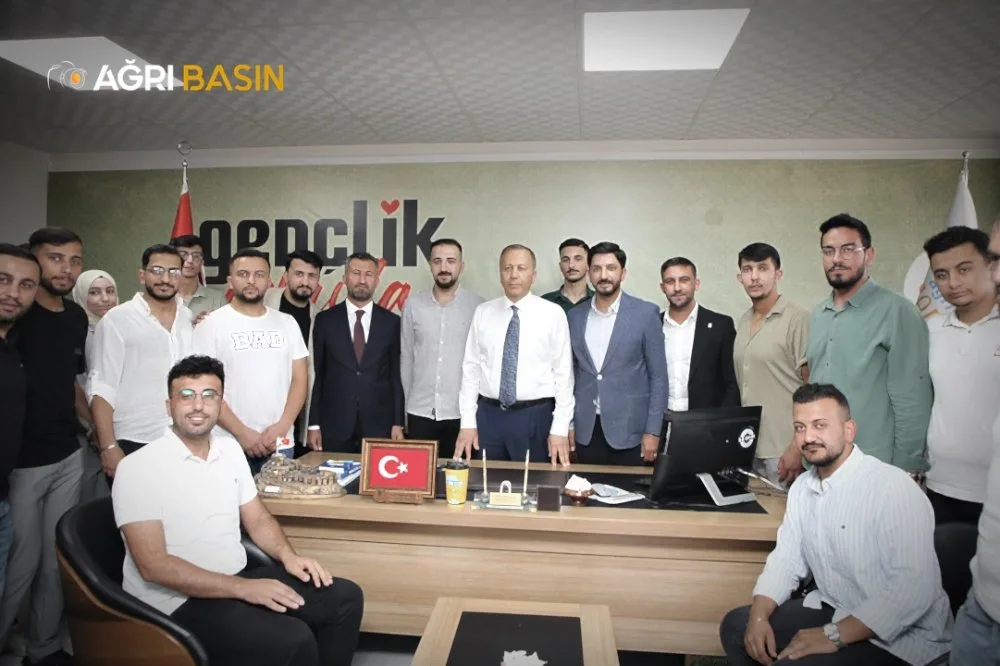 Bakan Yerlikaya'dan AK Parti Ağrı'ya Ziyaret