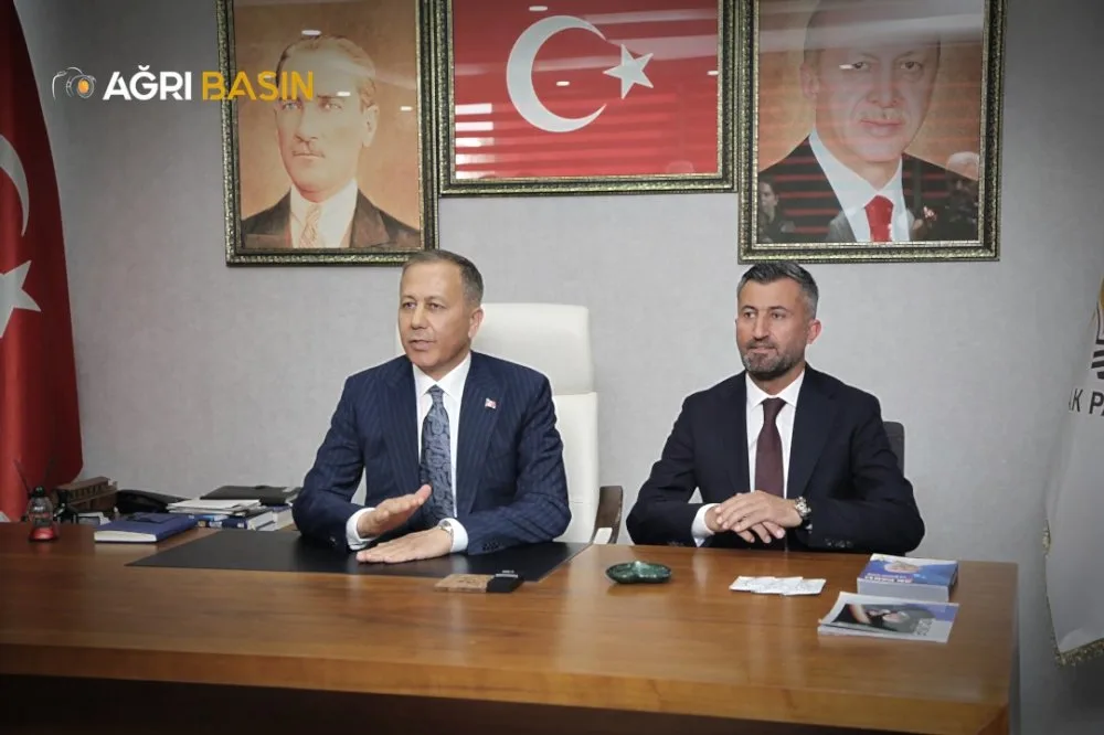 Bakan Yerlikaya'dan AK Parti Ağrı'ya Ziyaret