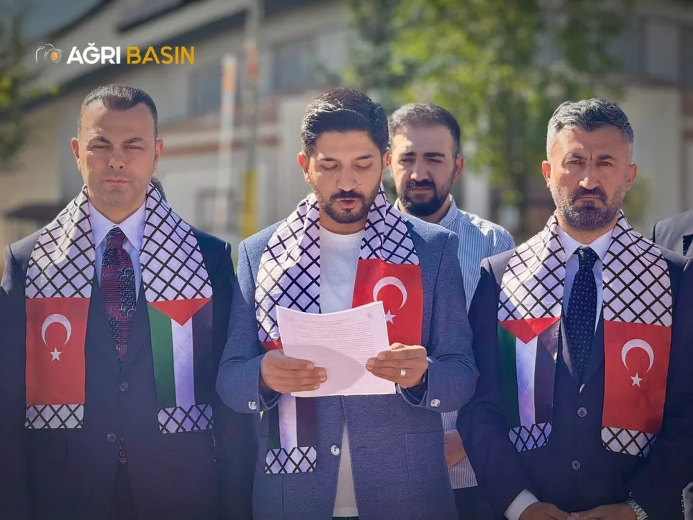 Ağrı'da Gazze için “Boş Sıralar” basın açıklamasına yoğun ilgi