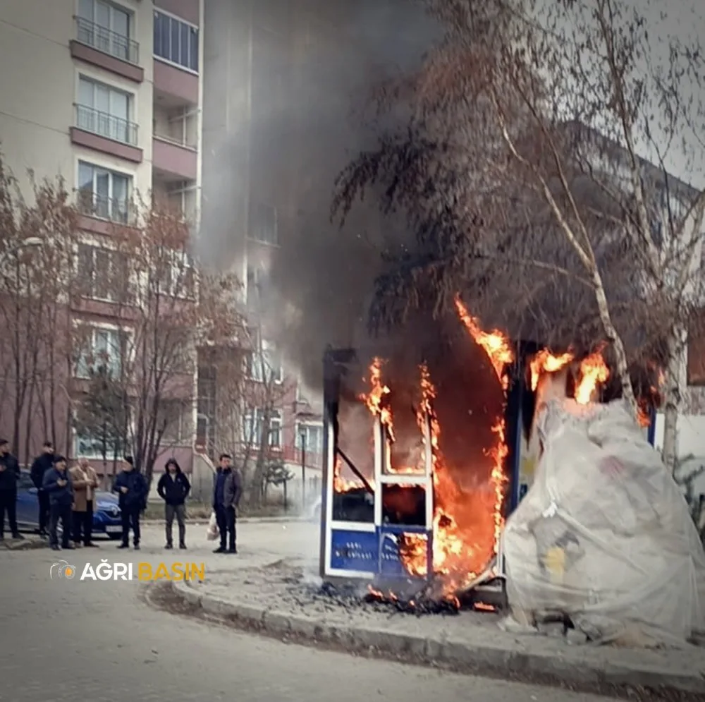 Ağrı’da Ekmek Büfesinde Korkutan Yangın