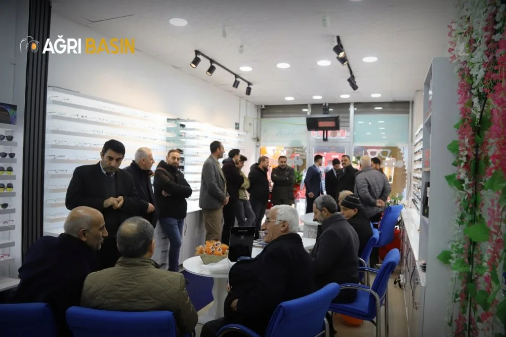 Ağrı’da Lens Optik Hizmete Açıldı