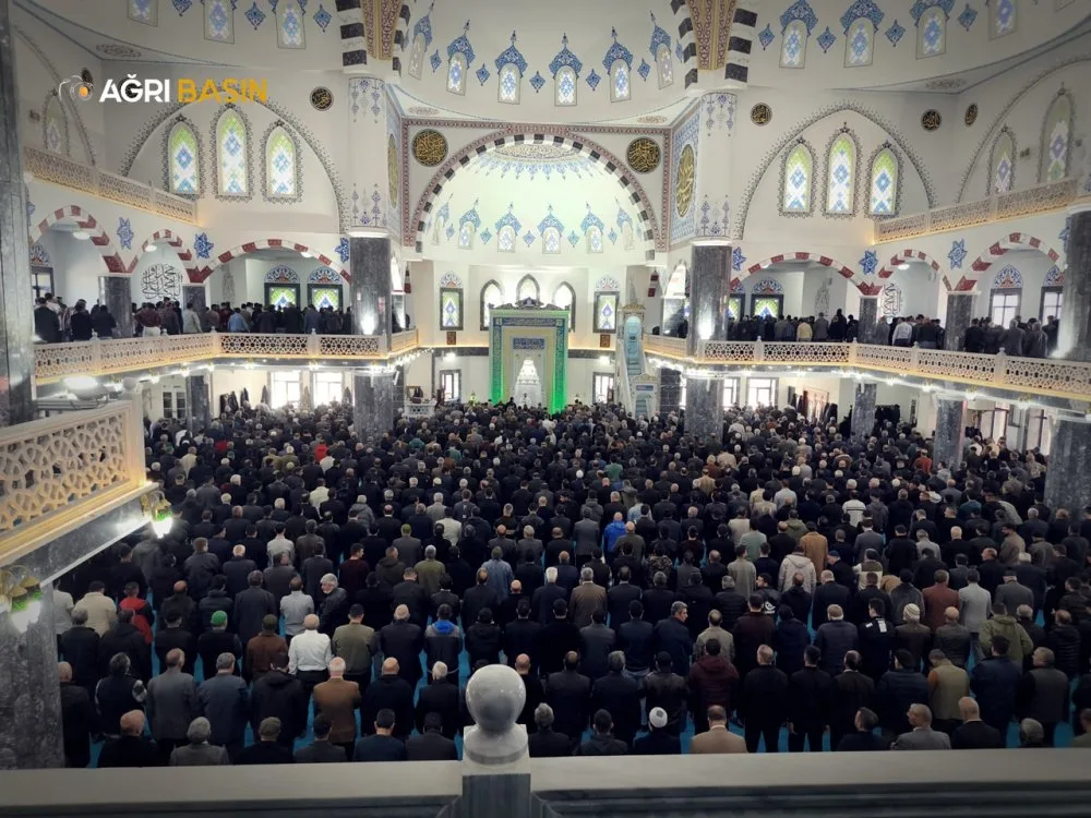 Eğitim Bir-Sen Ağrı'da şehitler için Gıyabi Cenaze Namazı