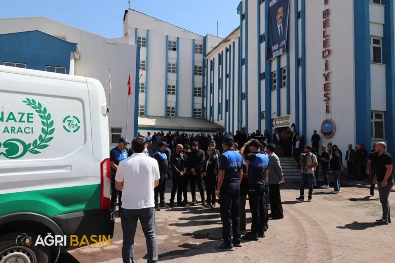 Ağrı, Memet Akkuş’u Gözyaşlarıyla Uğurladı