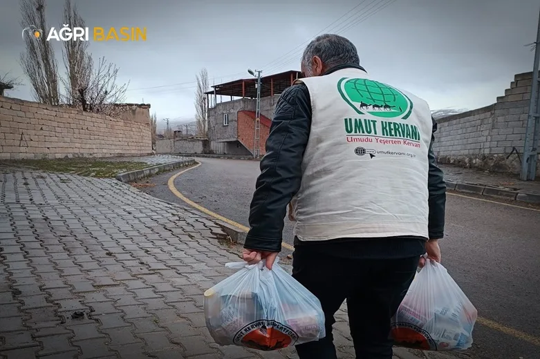 Umut Kervanı’ndan Doğubayazıt’ta İhtiyaç Sahiplerine Gıda ve Nakdi Yardım