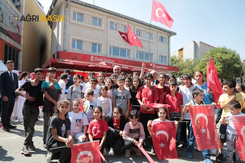 Ağrı’da 30 Ağustos Zafer Bayramı’nın 101. yıl dönümü kutlandı