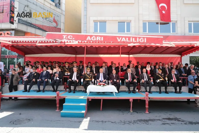 Ağrı’da 30 Ağustos Zafer Bayramı’nın 101. yıl dönümü kutlandı
