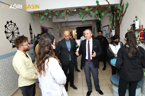 Ağrı'da sıfır atık malzemelerle İngilizce sokağı