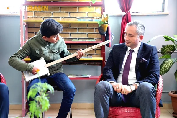 Ağrı'da sıfır atık malzemelerle İngilizce sokağı