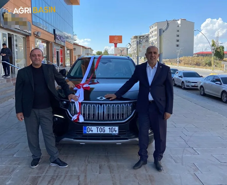 Ağrı Ticaret ve Sanayi Odası Yerli Otomobil TOGG'u teslim aldı