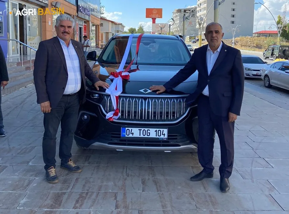 Ağrı Ticaret ve Sanayi Odası Yerli Otomobil TOGG'u teslim aldı