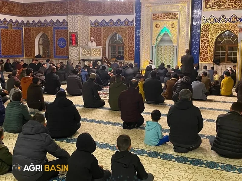 Ağrı Müftülüğü "Berat Kandili" programı düzenledi