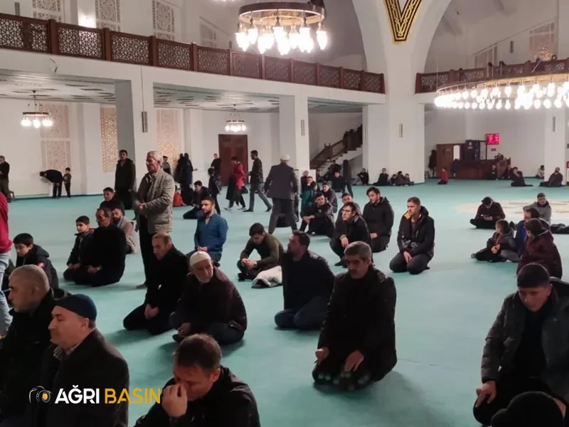 Ağrı Müftülüğü "Berat Kandili" programı düzenledi