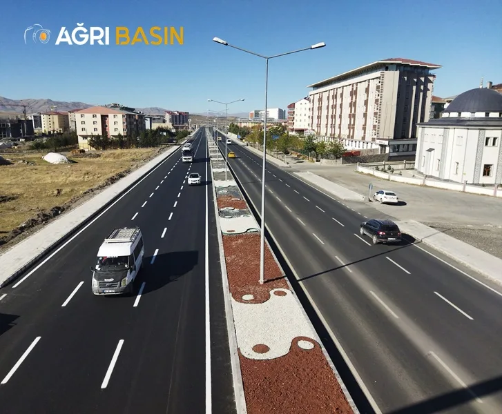 Ağrı'da bölünmüş yol 20 yılda 22 kat arttı