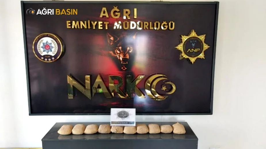 Ağrı'da Cam Yüklü Tır'da 8 kilo 958 gram toz esrar