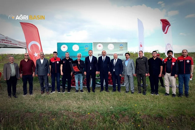 Ağrı’da Yüzde 75 Hibeyle Çilek Üretimi Başladı
