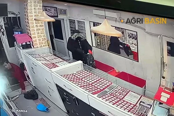 Ağrı Doğubayazıt'ta kuyumcuya saldırı anı güvenlik kameralarında