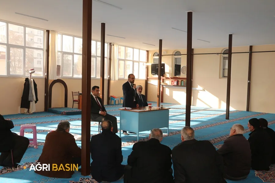 Doğubayazıt'ta Umreye gidecek vatandaşlara seminer