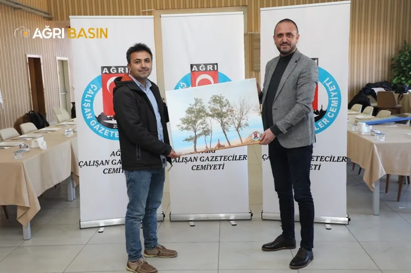 Ağrı'da Gazeteciler Kahvaltıda Buluştu