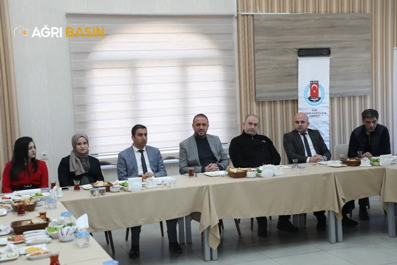Ağrı'da Gazeteciler Kahvaltıda Buluştu