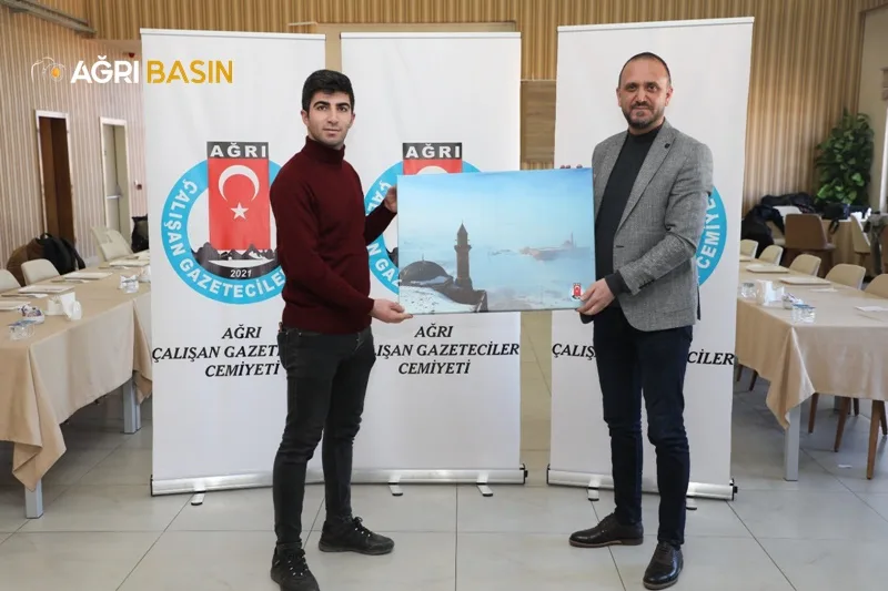 Ağrı'da Gazeteciler Kahvaltıda Buluştu