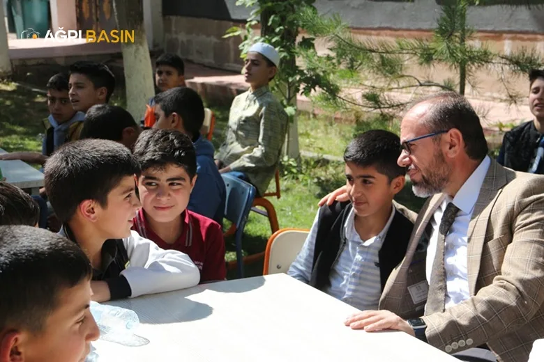 Ağrı'da hafızlık eğitimini tamamlayan öğrenciler için Mezuniyet Programı