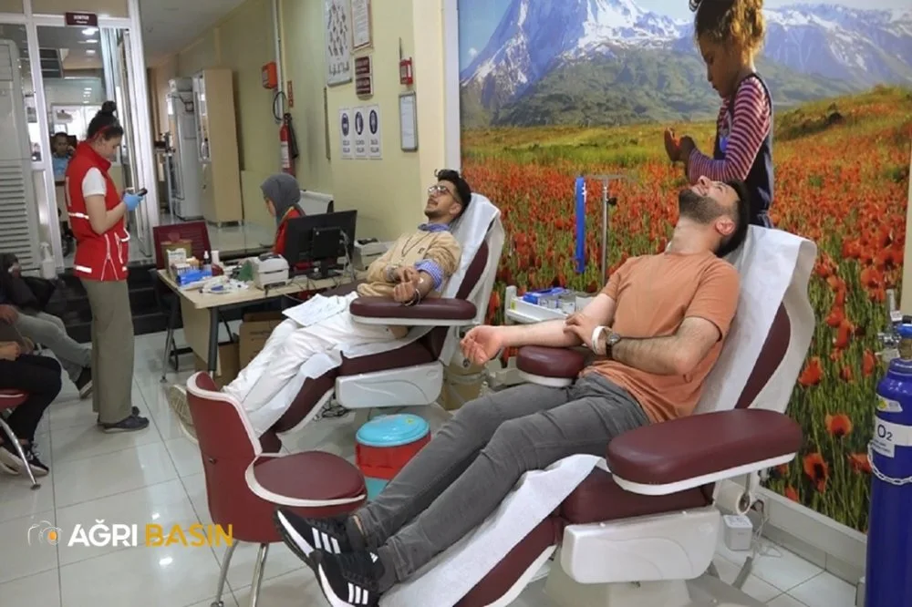 HÜDA PAR Ağrı İl Gençlik Kolları kan bağışında bulundu
