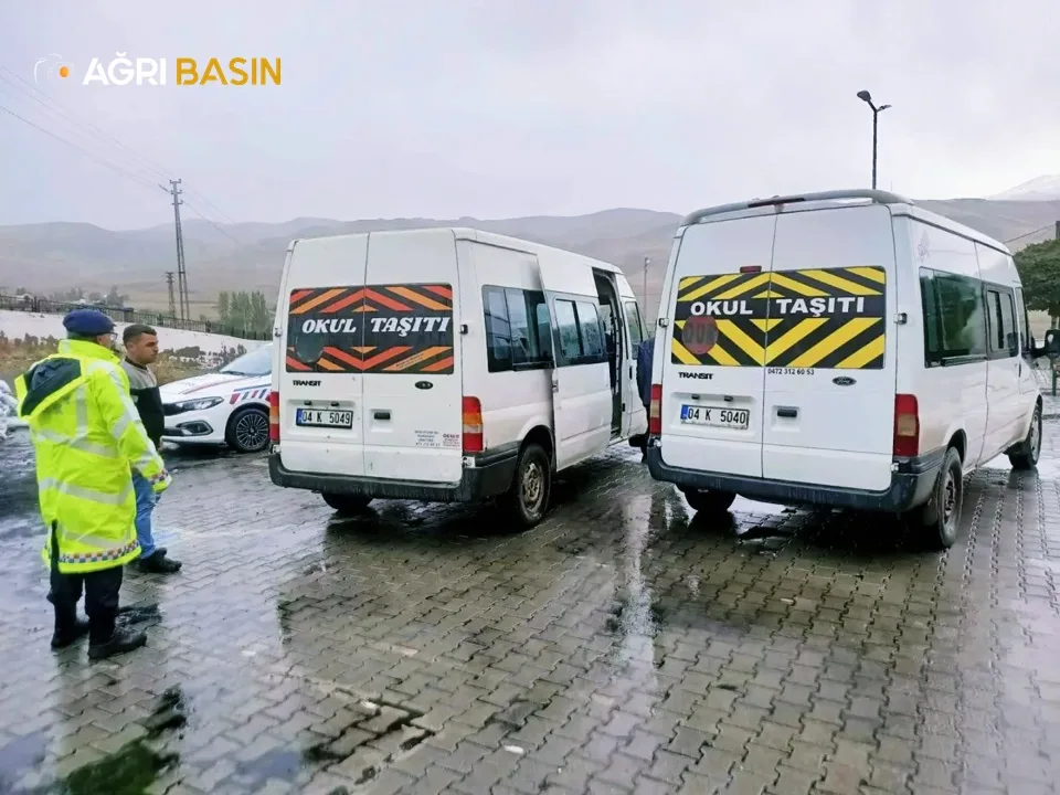 Ağrı İl Jandarma Ekiplerinden Okul Servisine Denetleme