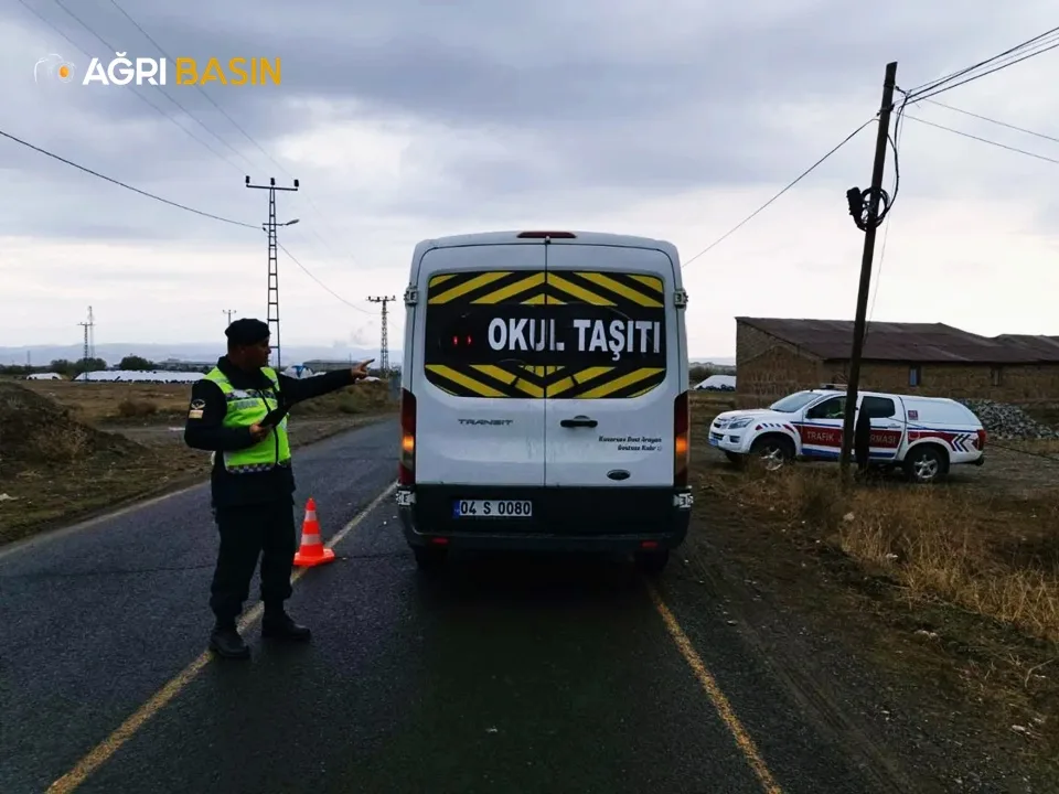 Ağrı İl Jandarma Ekiplerinden Okul Servisine Denetleme
