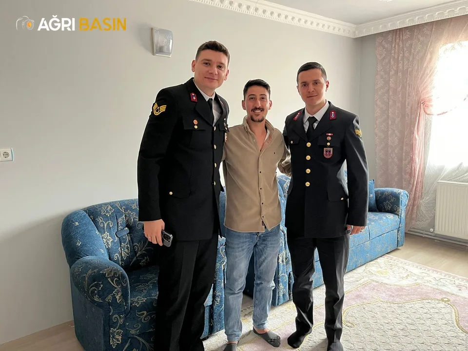 Ağrı İl Jandarma'dan şehit ailelerine bayram ziyareti