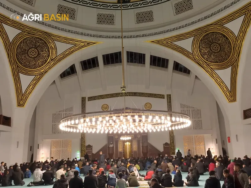 Ağrı’da İlk Teravih Namazı Heyecanı