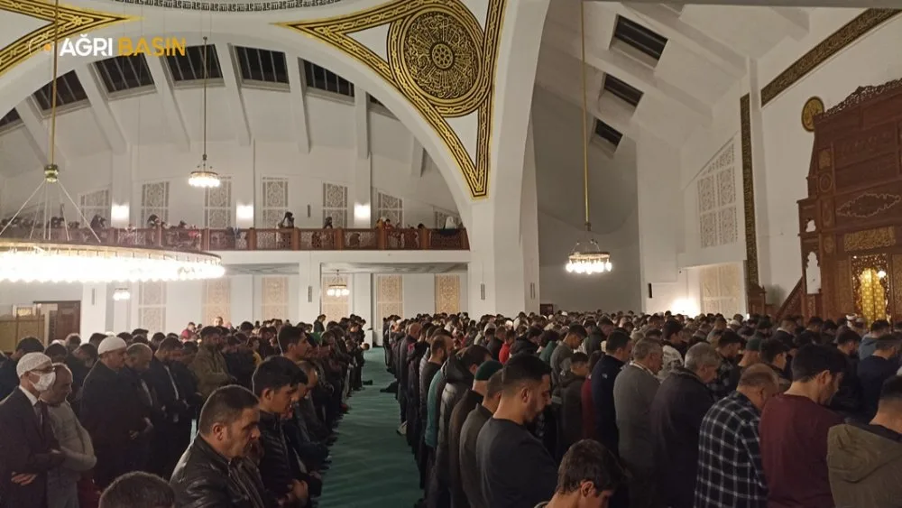 Ağrı’da İlk Teravih Namazı Heyecanı