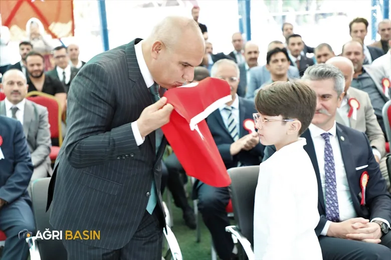 Ağrı’da coşkulu İlköğretim Haftası kutlaması