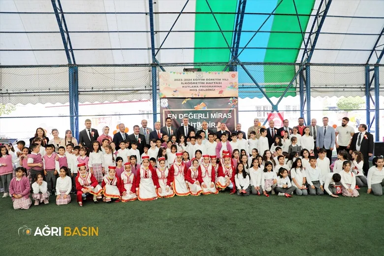 Ağrı’da coşkulu İlköğretim Haftası kutlaması