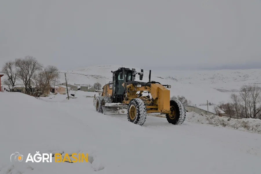 Ağrı'da 114 Köy yolu ulaşıma kapandı
