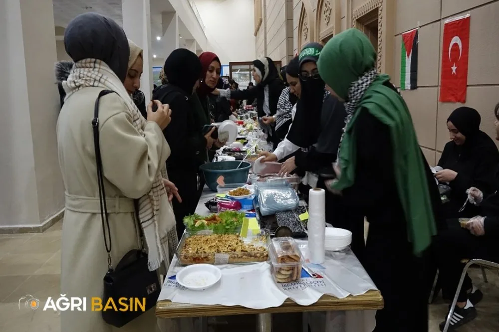 Ağrı Kudüs Platformu Gazze Yararına Tiyatro ve Kermes düzenledi