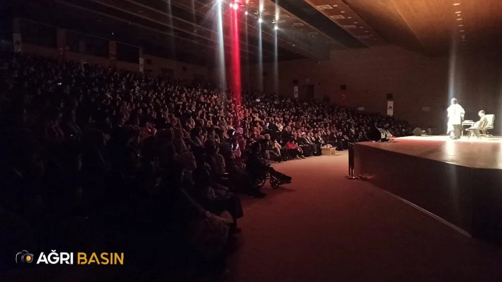 Ağrı Kudüs Platformu Gazze Yararına Tiyatro ve Kermes düzenledi