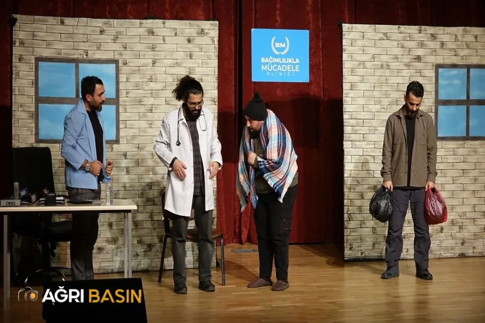 Ağrı Kudüs Platformu Gazze Yararına Tiyatro ve Kermes düzenledi