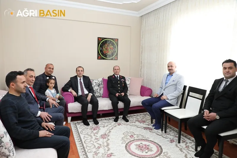 Ağrı Protokolü Vali Şimşek Başkanlığında Bayramlaştı