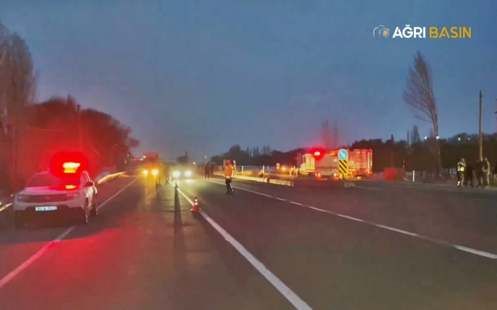 Ağrı'da iki ayrı trafik kazasında 9 kişi yaralandı