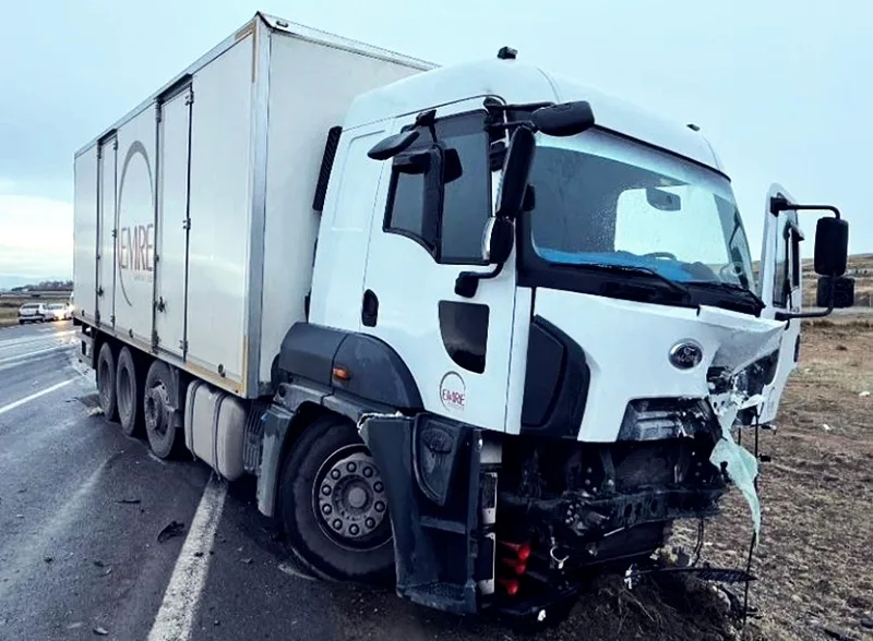 Ağrı'da Trafik Kazası! Uzman Çavuş Hayatını kaybetti