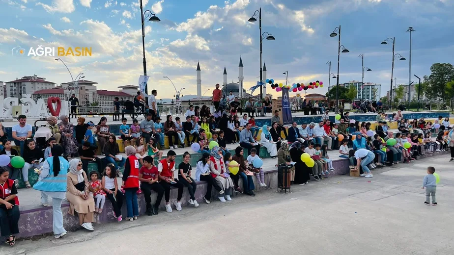 UDER 8 Eylül Dünya Okuma Yazma Günü'nü Ağrı'da Çocuklar İle Geçirdi