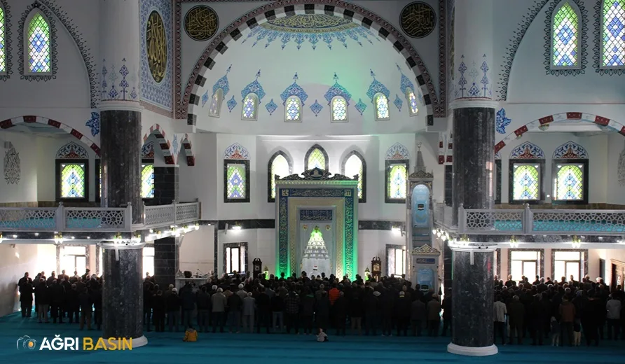Yahya Sinvar İçin Ağrı’da Gıyabi Cenaze Namazı Kılındı