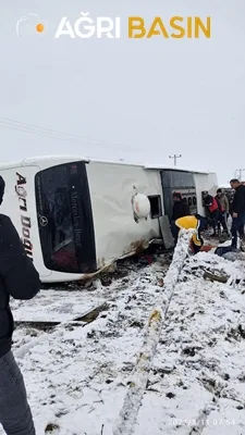 Ağrı yolcu otobüsü devrildi 13 yaralı
