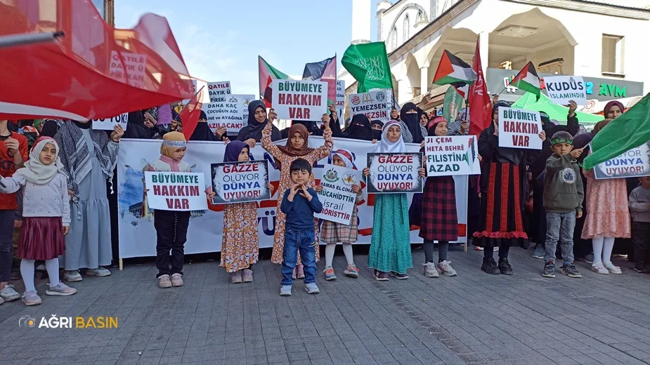 Ağrılı Anneler Gazze için basın açıklaması yaptı