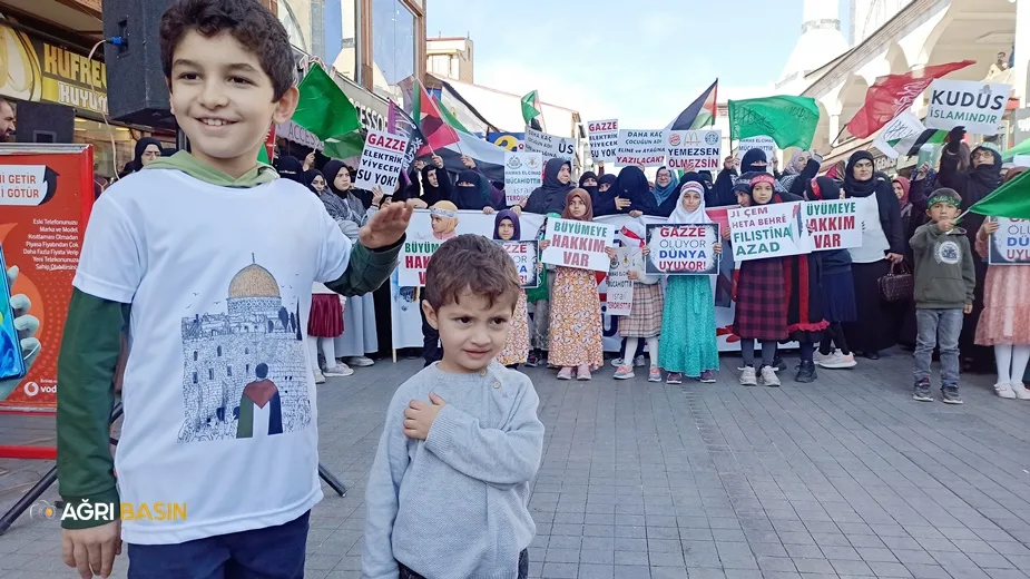 Ağrılı Anneler Gazze için basın açıklaması yaptı