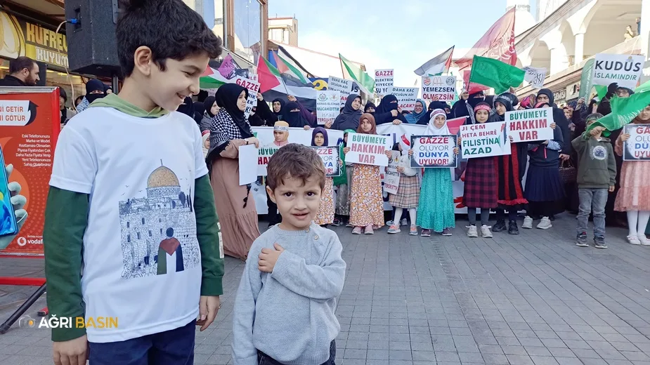 Ağrılı Anneler Gazze için basın açıklaması yaptı