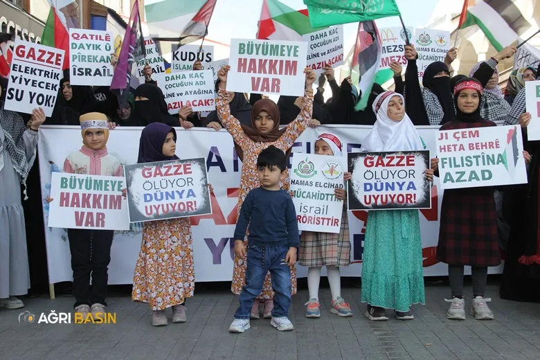 Ağrılı Anneler Gazze için basın açıklaması yaptı