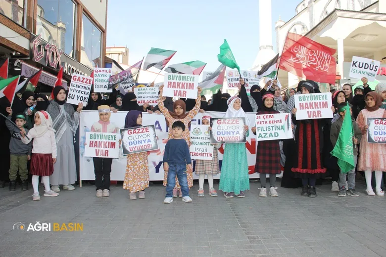 Ağrılı Anneler Gazze için basın açıklaması yaptı
