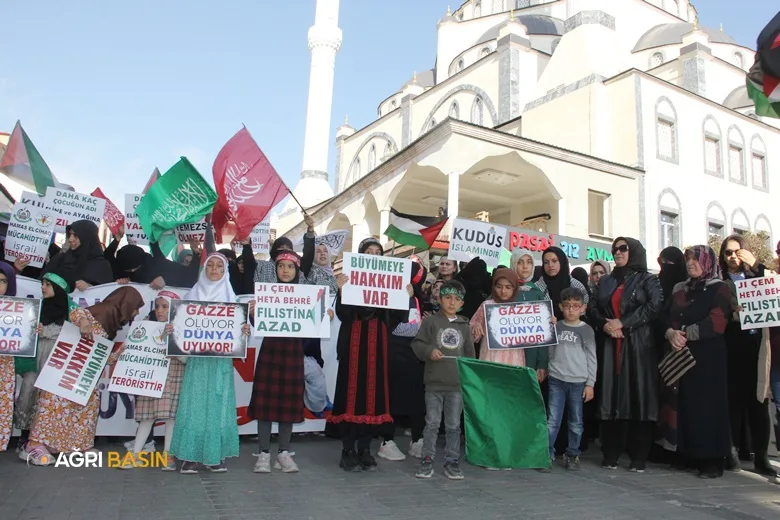 Ağrılı Anneler Gazze için basın açıklaması yaptı