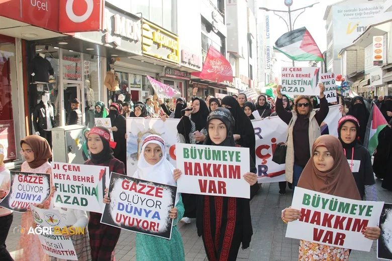 Ağrılı Anneler Gazze için basın açıklaması yaptı